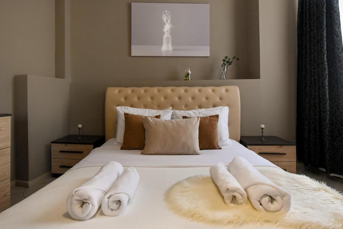 Discover Comfort: Charming & Spacious Apartment in the Old Town - Housity
