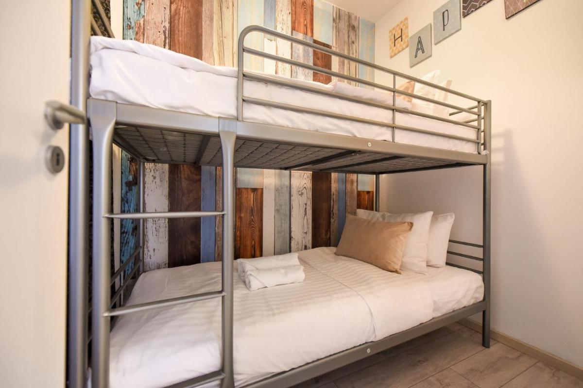 Discover Comfort: Charming & Spacious Apartment in the Old Town - Housity