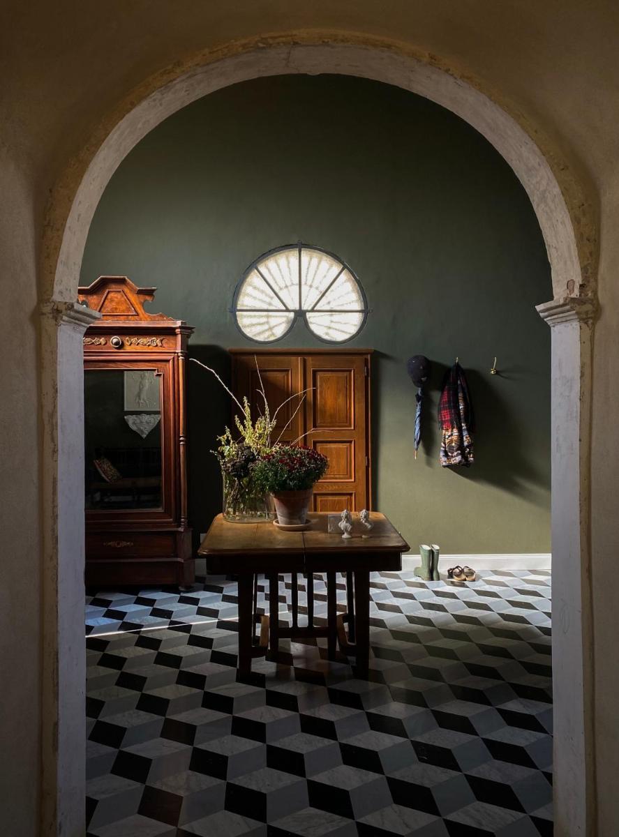 The House - Housity