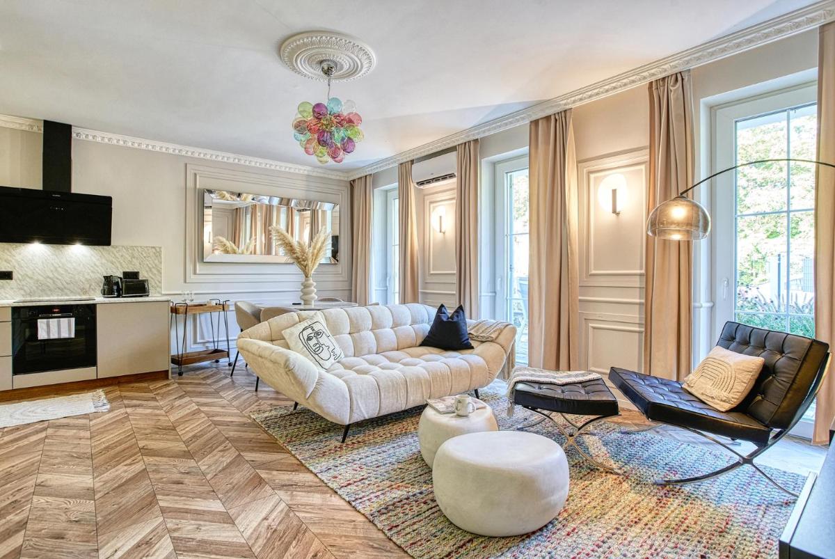 The Doors Luxury Apartment - Housity