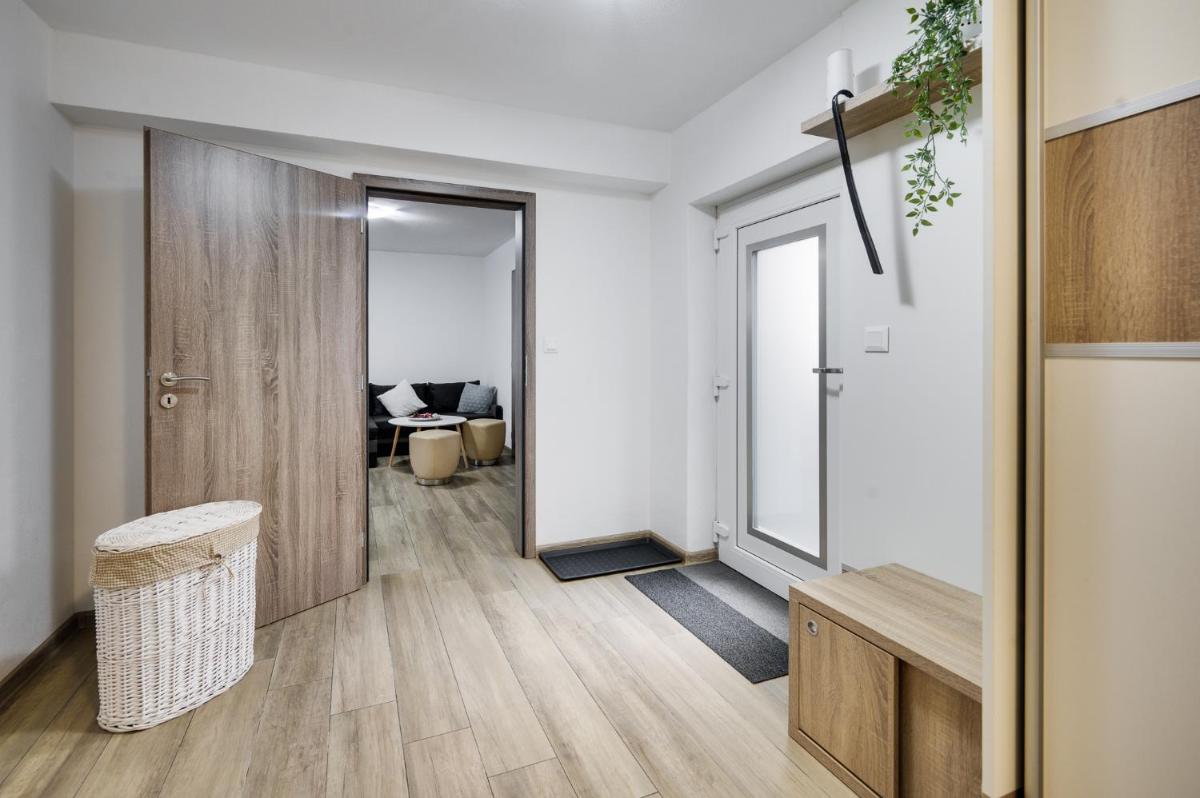 Milan&Eva - Housity