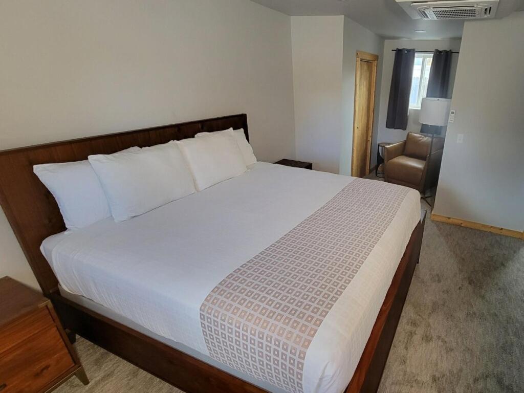 Topaz Lodge - Housity
