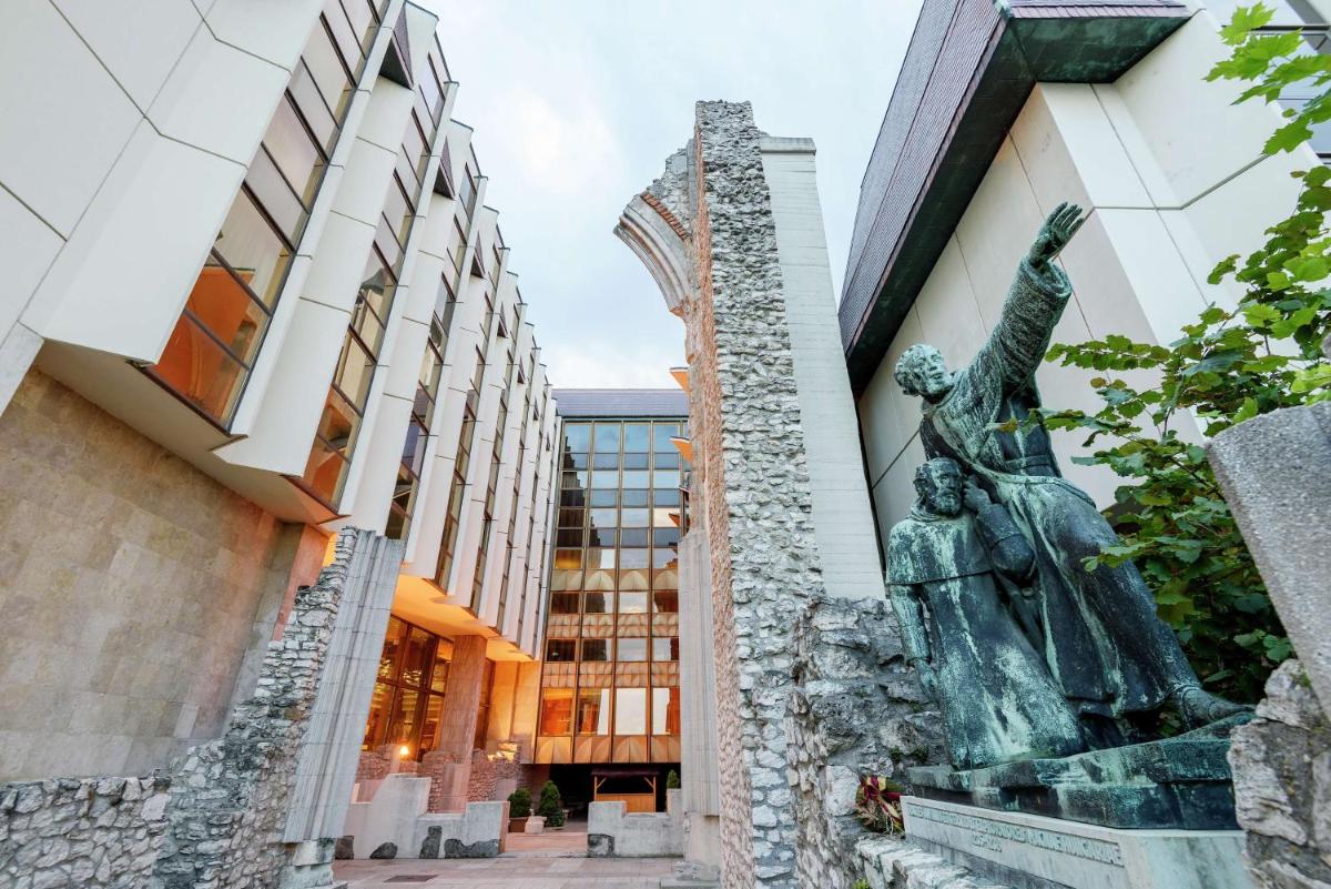 Suitetrails - Hilton Budapest