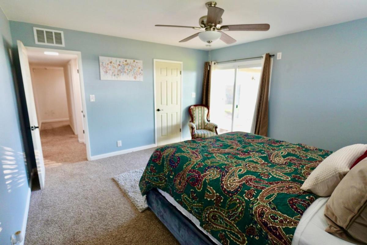 Modern Charm Meets Cozy Elegance - Housity