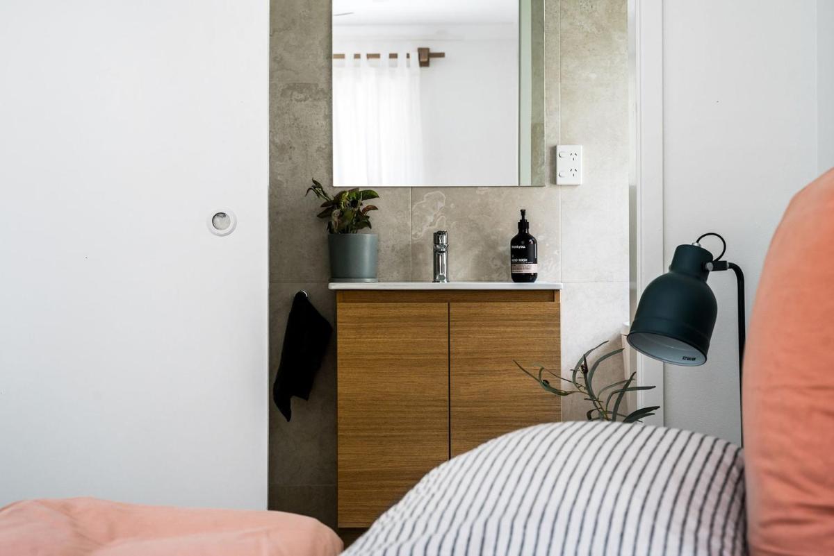 A Perfect Stay - Baby Blue - Housity