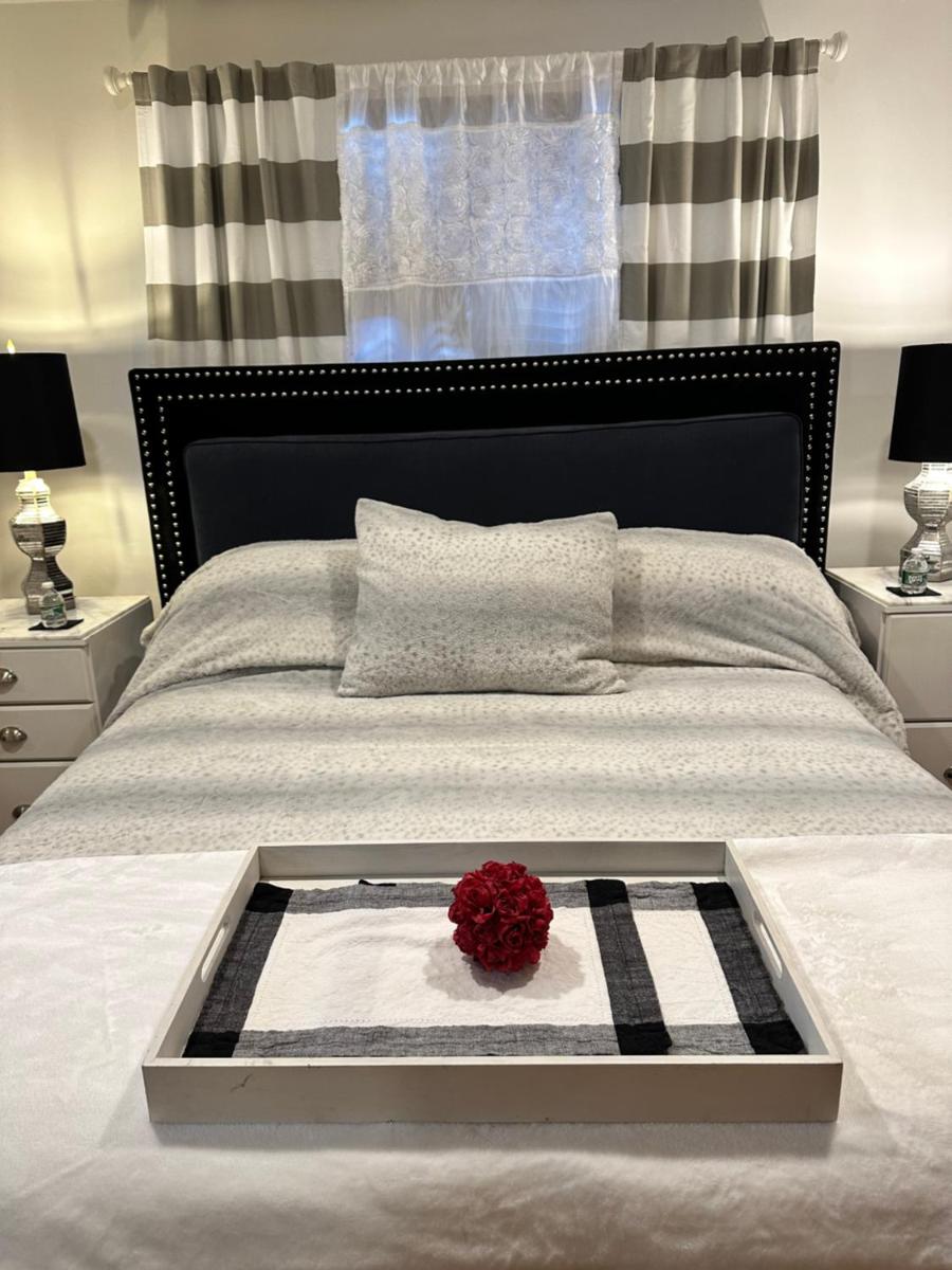 Welcoming Private Suite with French Touches - Housity