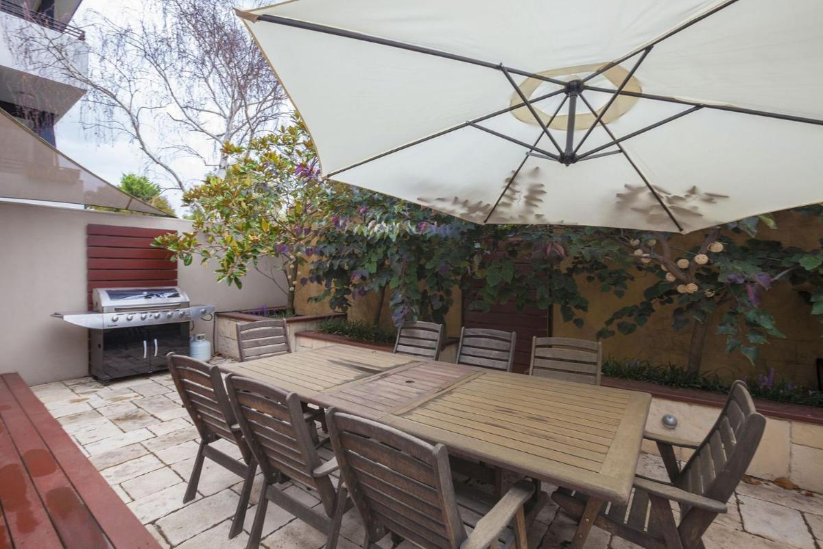 Suitetrails - Boutique Stays - Elwood Hideaway