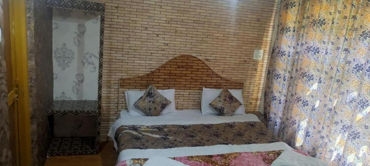 Hotel Summer Palace, Pahalgam - Housity