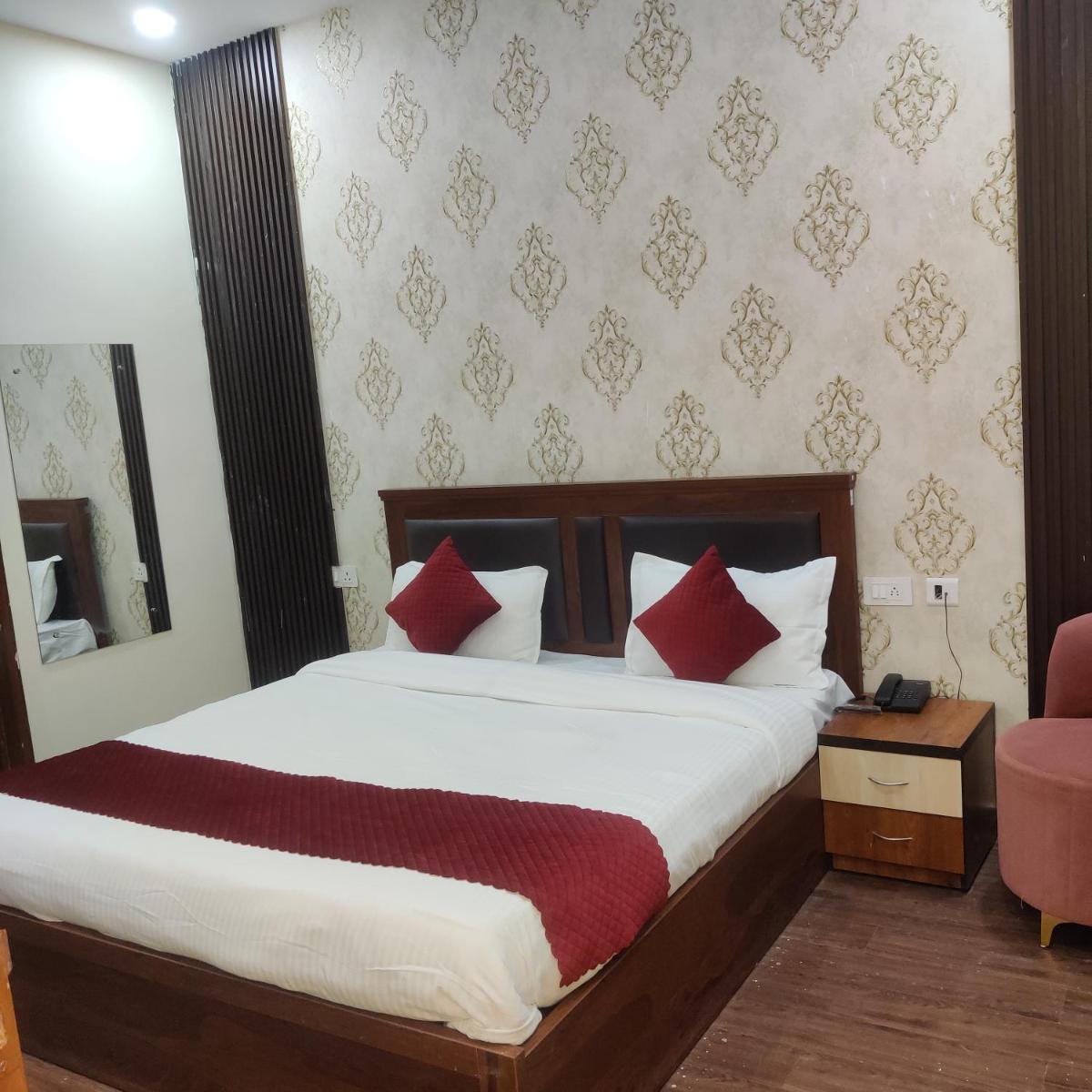 HOTEL AASTHA SHREE DHAM - Housity