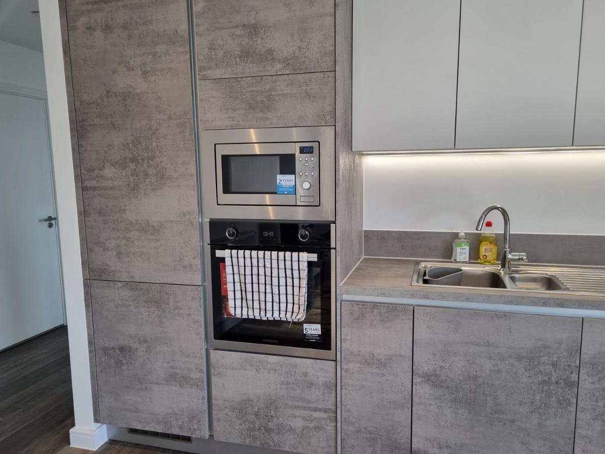 Shared Luxury Flat in Greater London - Housity