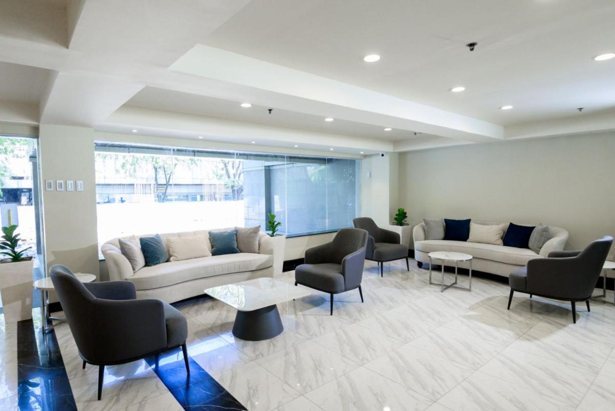 Suitetrails - SureStay Plus by Best Western Cebu City