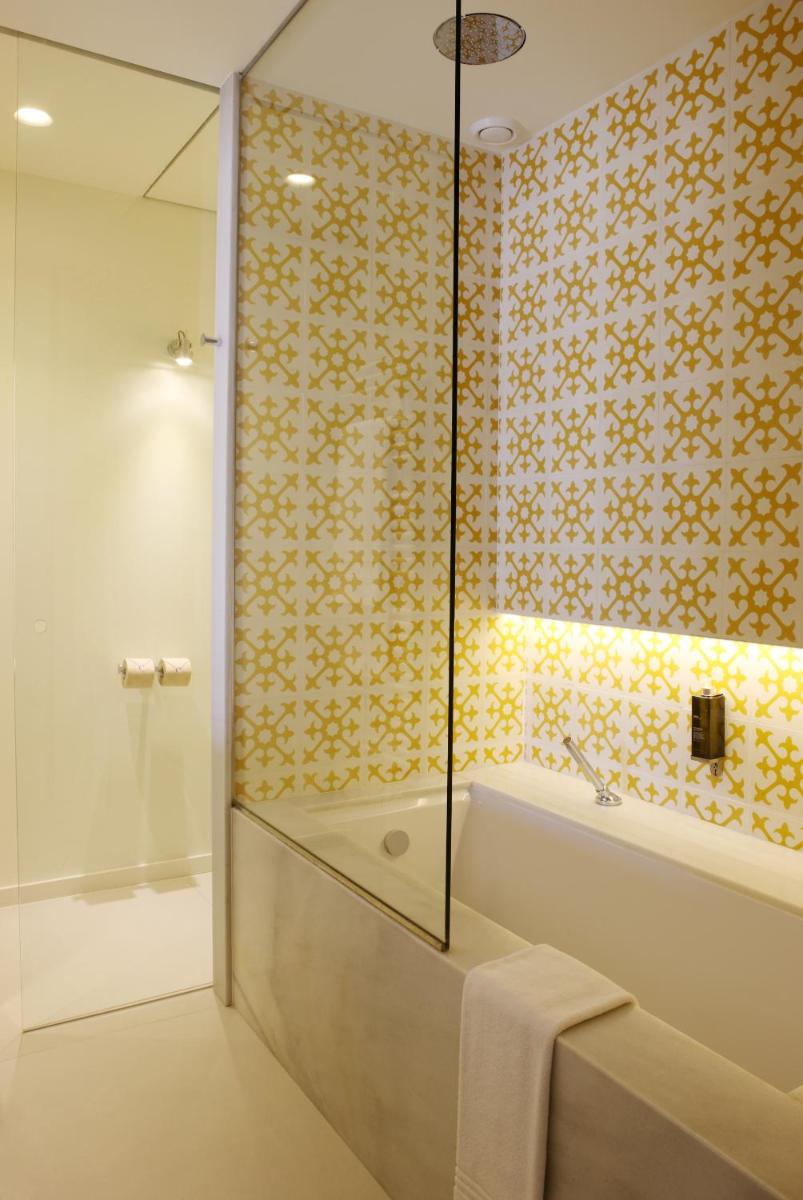 Un baño de Hostal Empúries