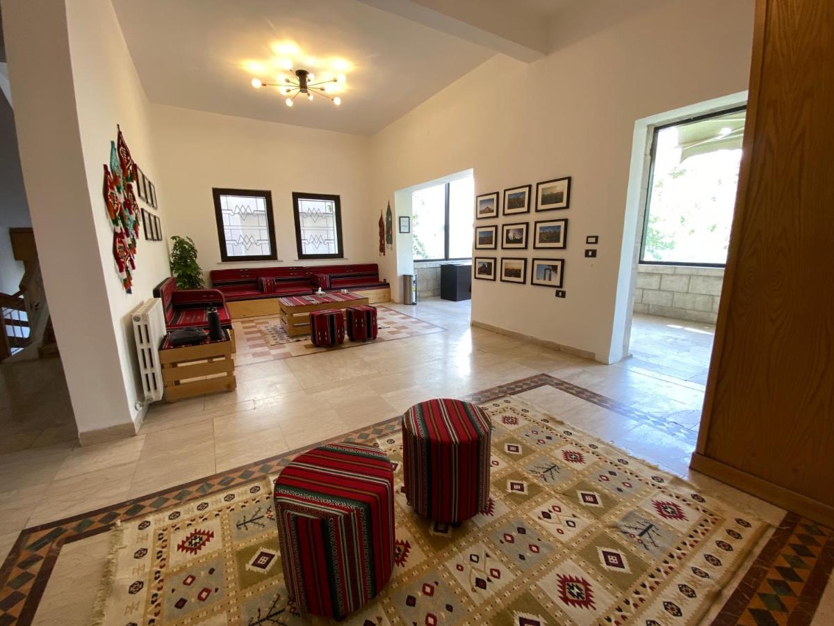 Lemon Tree Residence - Housity