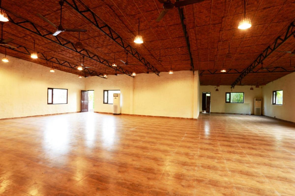 Corbett Soho Resort - Housity