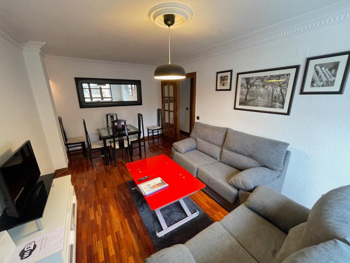 Apartamento Reyes de España / Free Parking & Wi Fi - Hizvo
