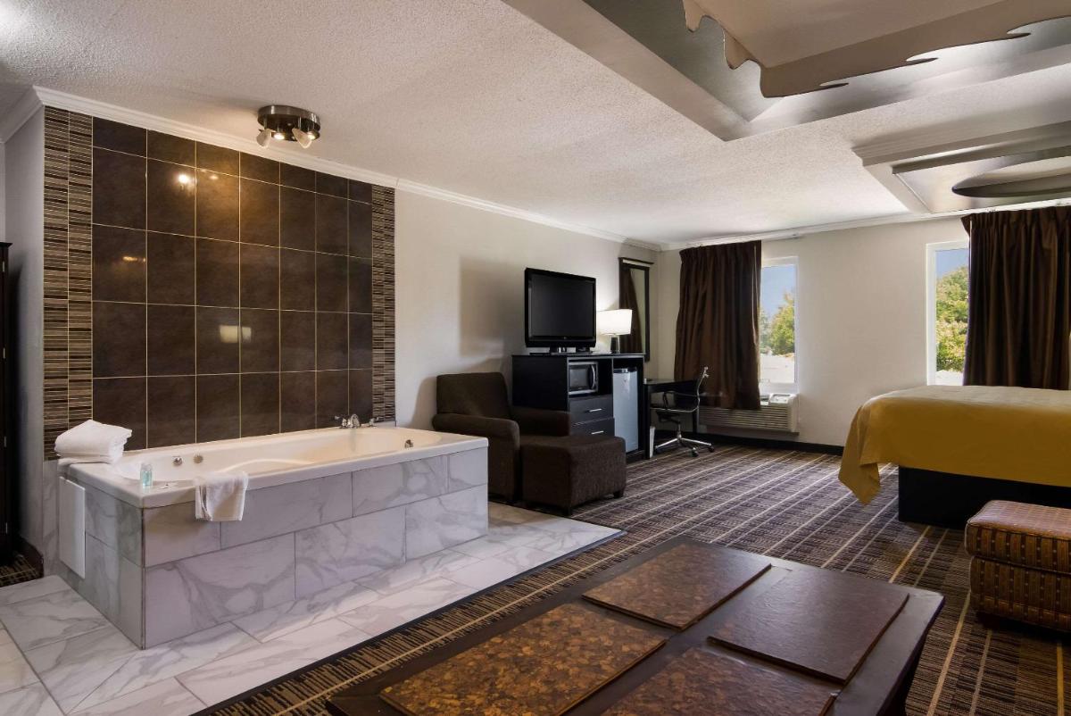 Quality Inn Aurora - Naperville Area - Housity