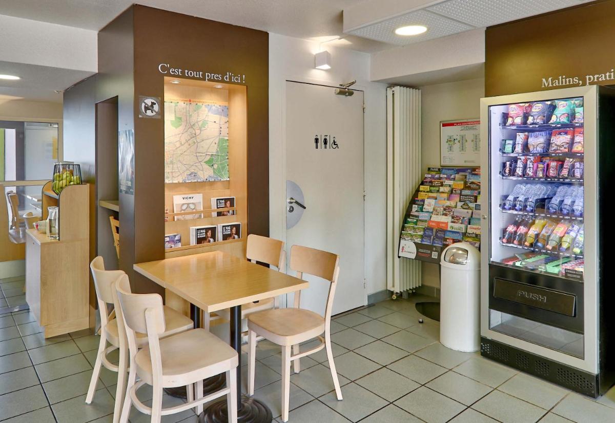 B&B HOTEL Clermont-Ferrand Le Brézet Aéroport - Housity