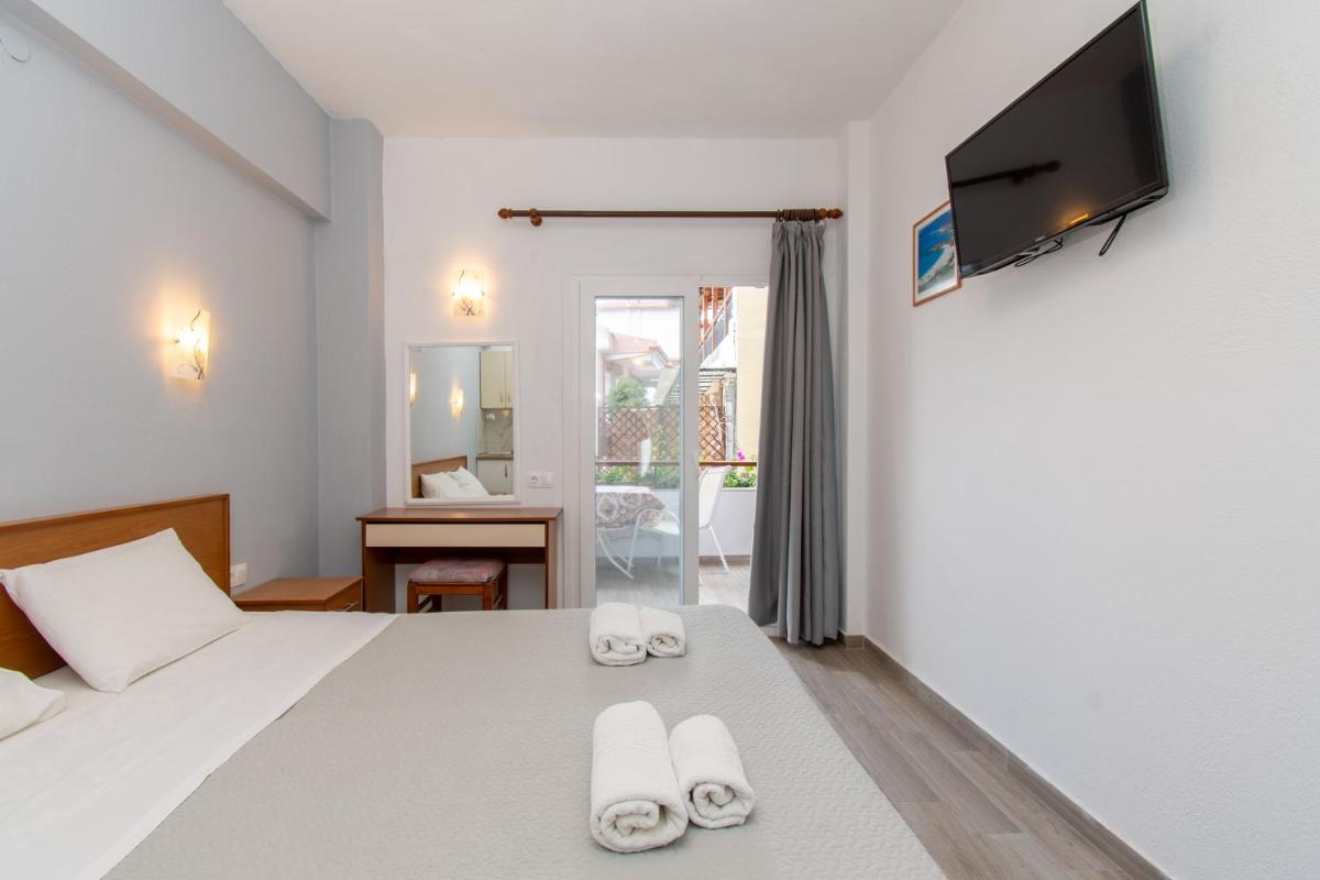 STAR PARADISE Studios - Housity