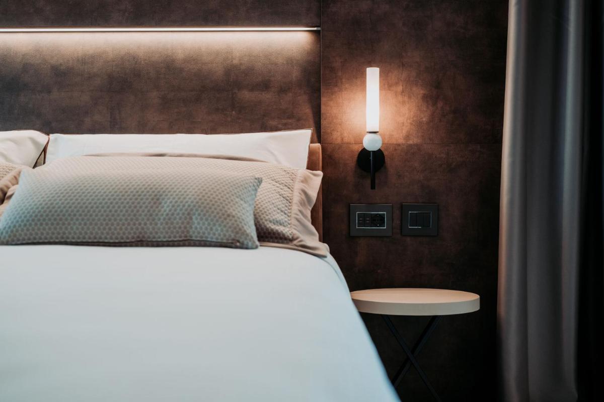 Hotel De Amicis - Housity