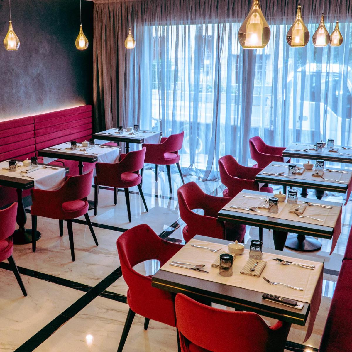 Hotel De Amicis - Housity