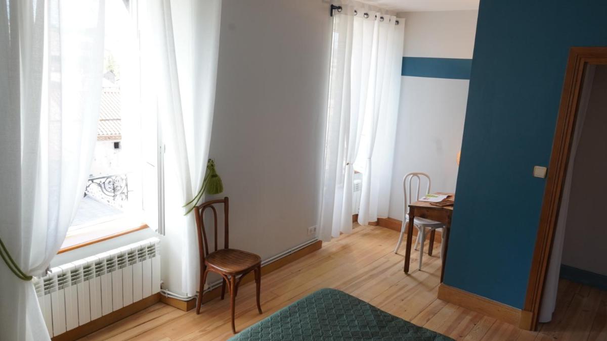 Au Coq Bleu - Housity