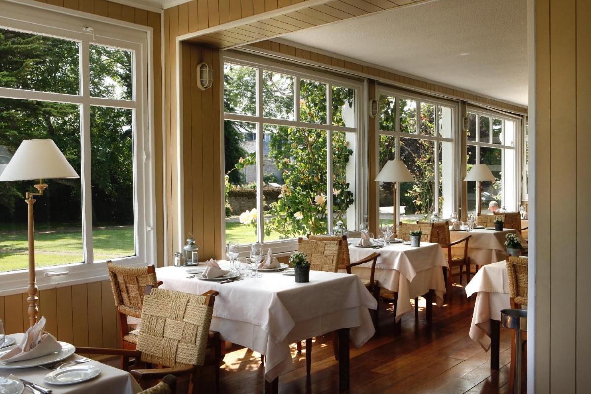 Restaurant ou autre lieu de restauration dans l'établissement Le Grand Hotel des Bains & Spa - Bretagne