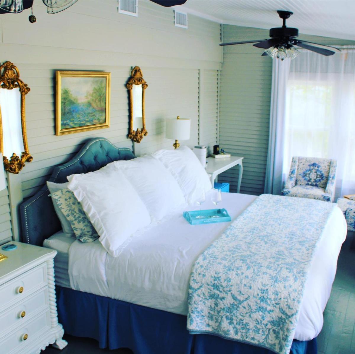 Dabbs Hotel Bed and Breakfast - Housity