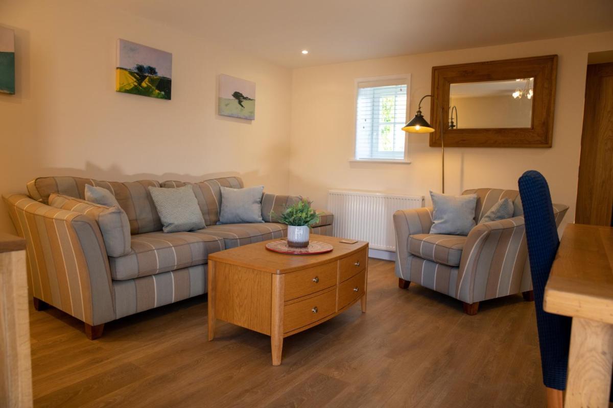 Rollestone Coach House - Housity