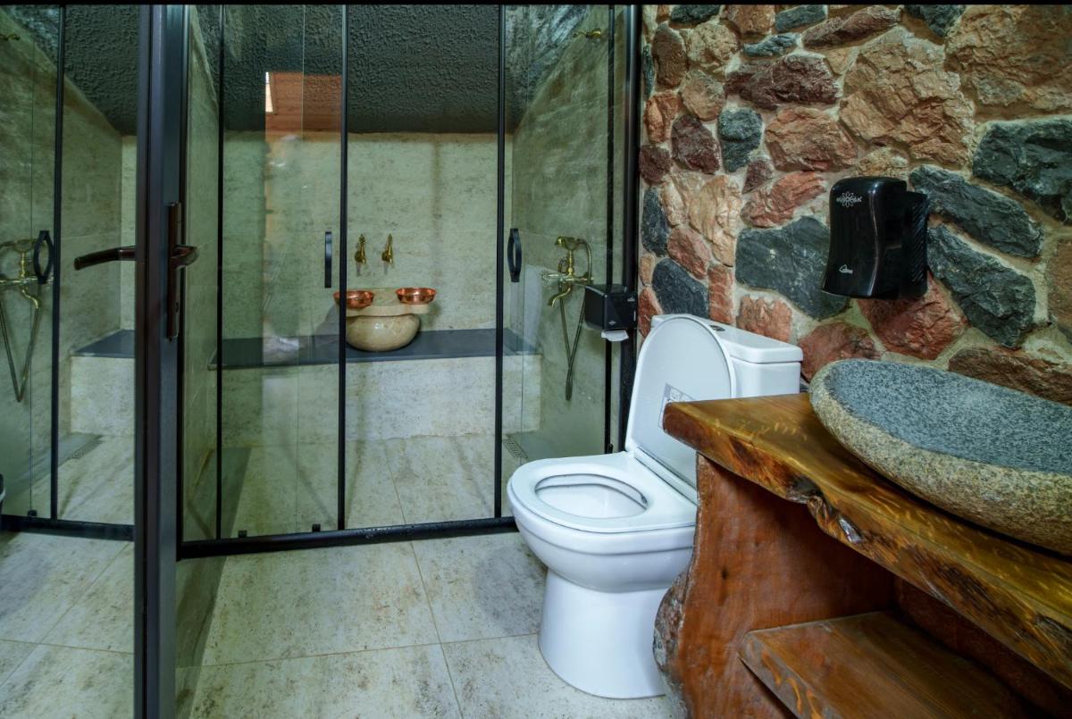 Hobbit Chalet - Housity