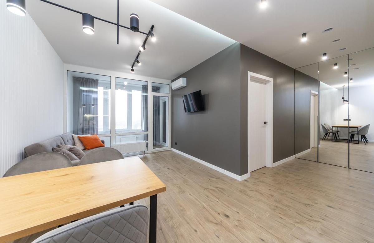 Luxury apartment near metro station Osokorky - Housity