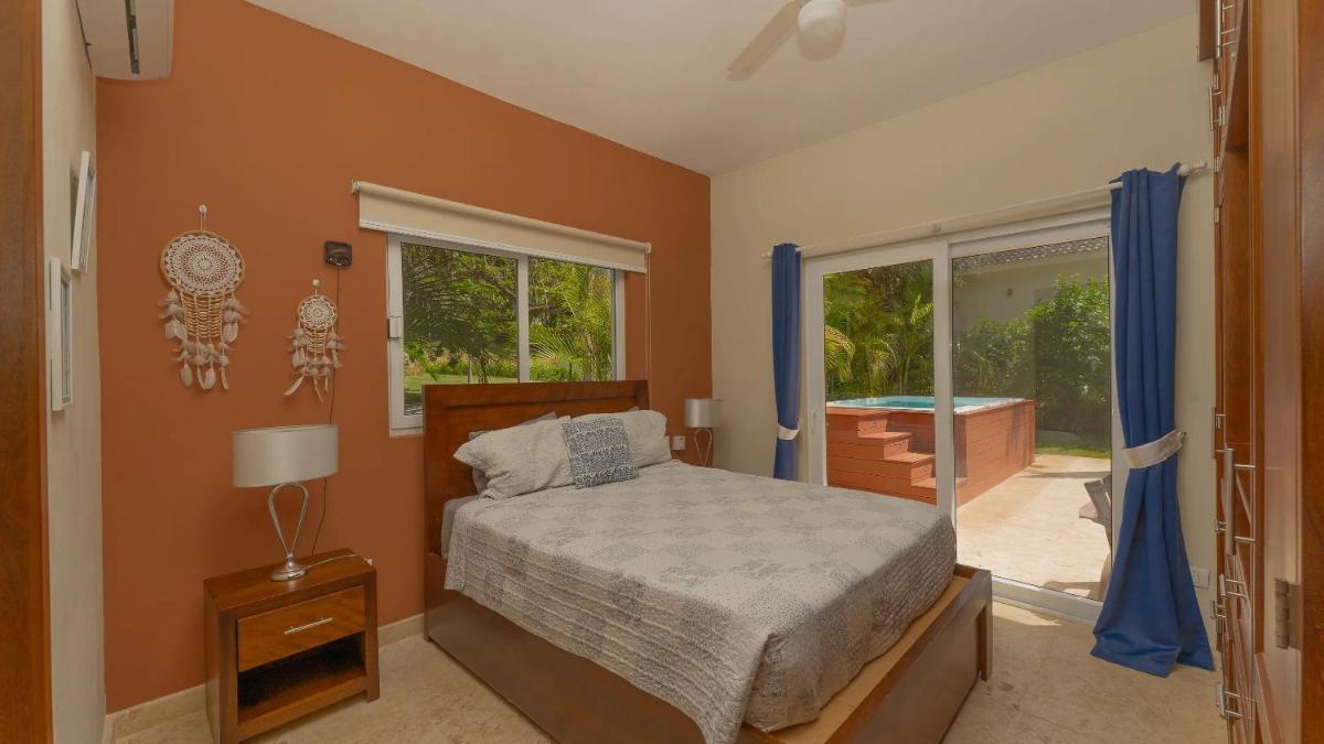 2 Bed 2 Bath Villa with Jacuzzi, High Speed Wi-Fi - Hizvo