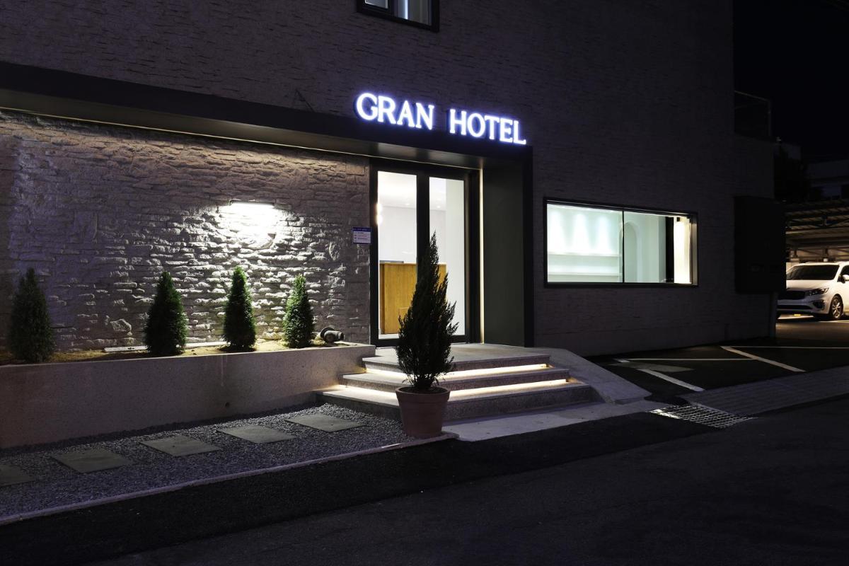 Gran Hotel - Housity
