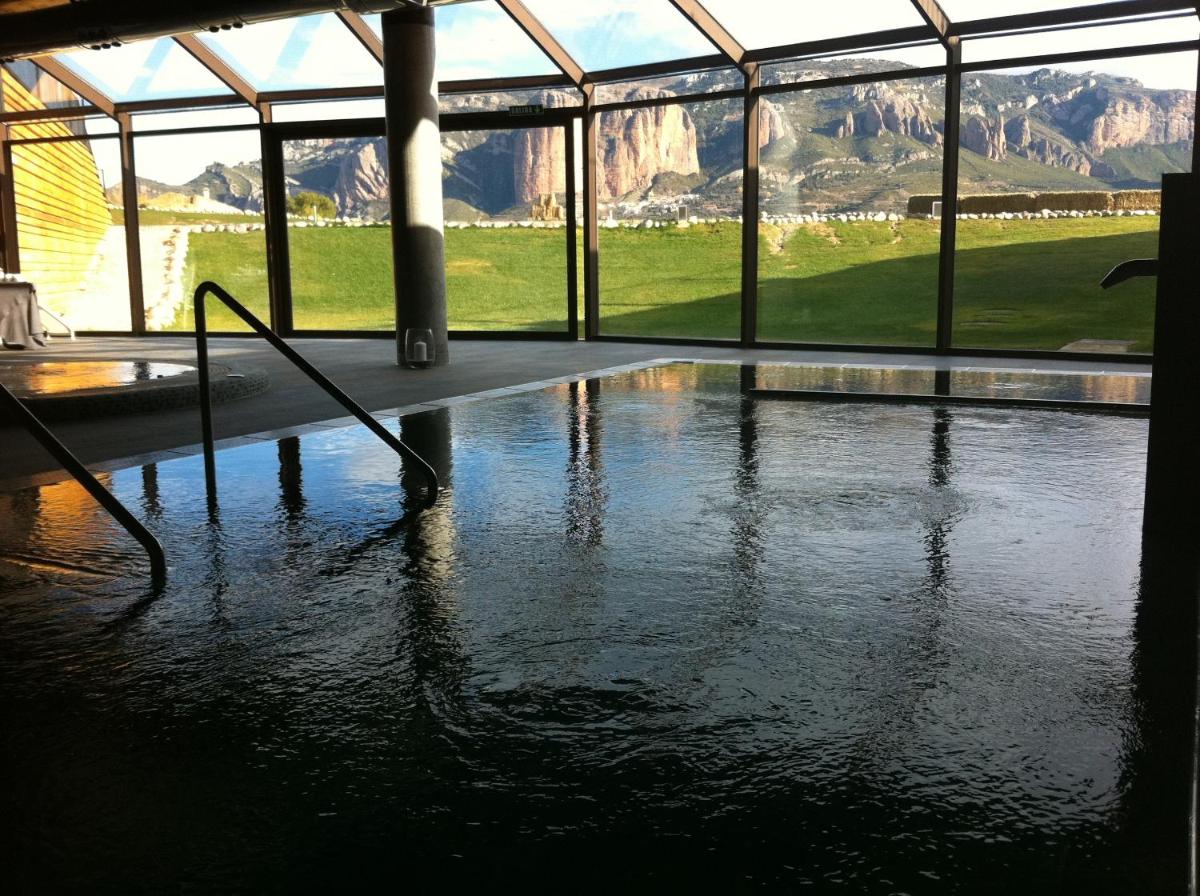 Piscina en o cerca de Hotel Spa Aguas de los Mallos