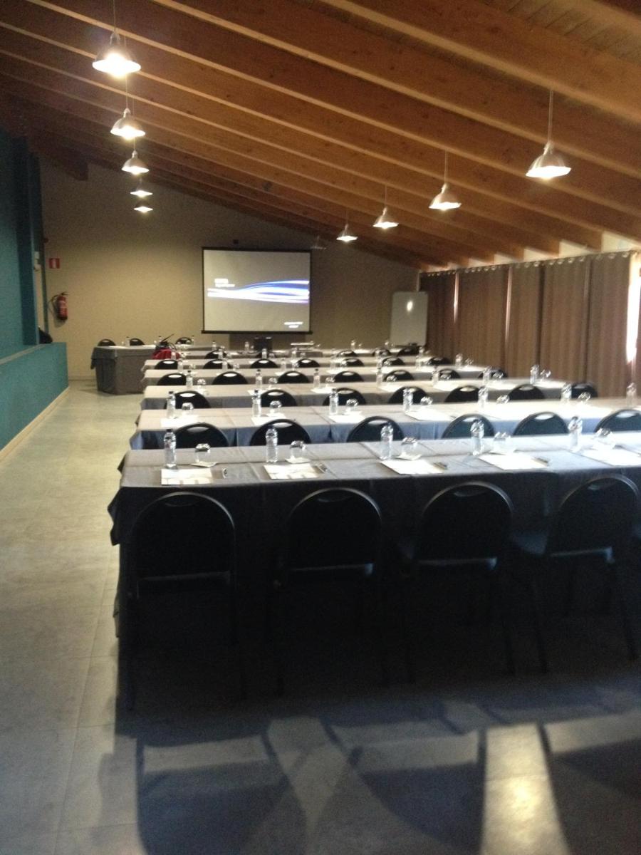 Zona business o sala de conferencias en Hotel Spa Aguas de los Mallos