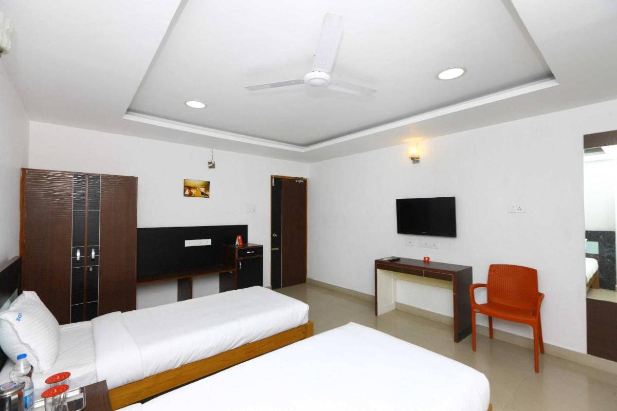 OYO Flagship BKM Guest House - Housity