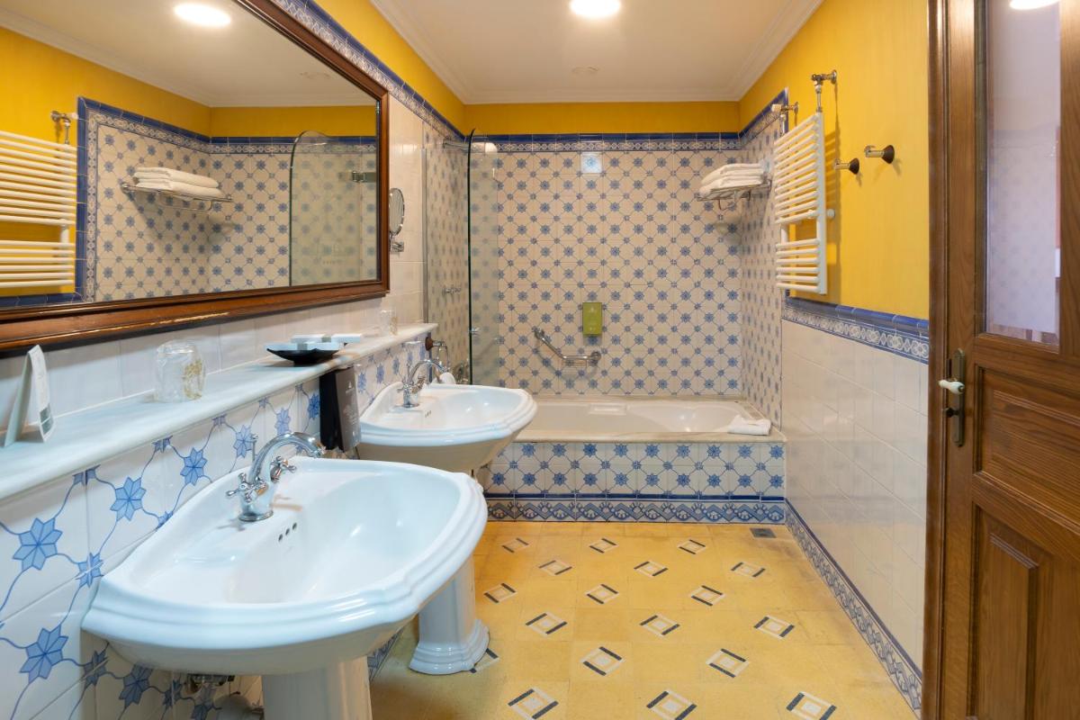 Un baño de Hotel Spa Villalba