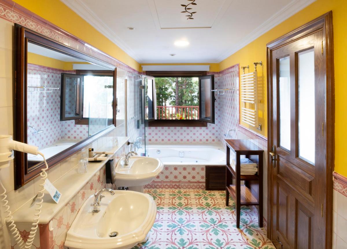 Un baño de Hotel Spa Villalba