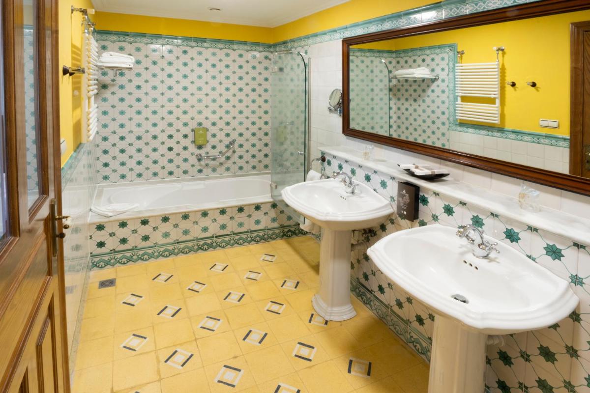 Un baño de Hotel Spa Villalba