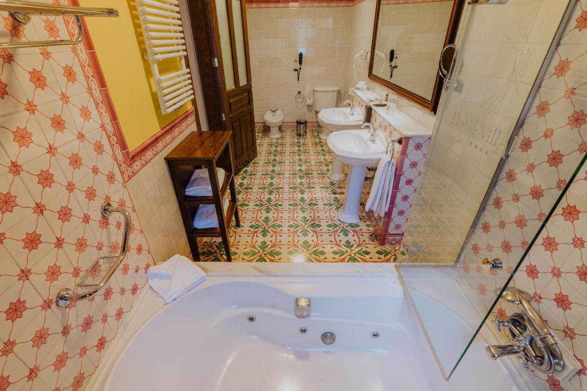 Un baño de Hotel Spa Villalba