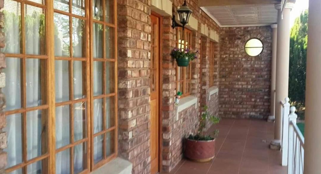 Camelot Estate Lodging - Housity