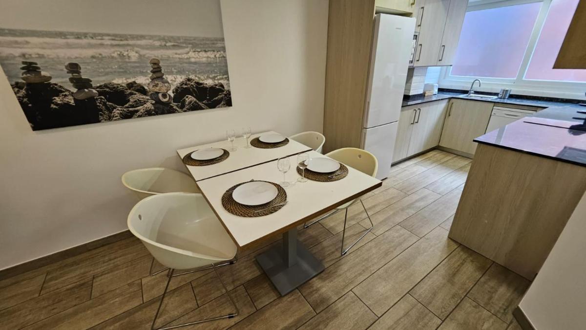 luminoso apartamento 6 personas pueblo nuevo - Housity