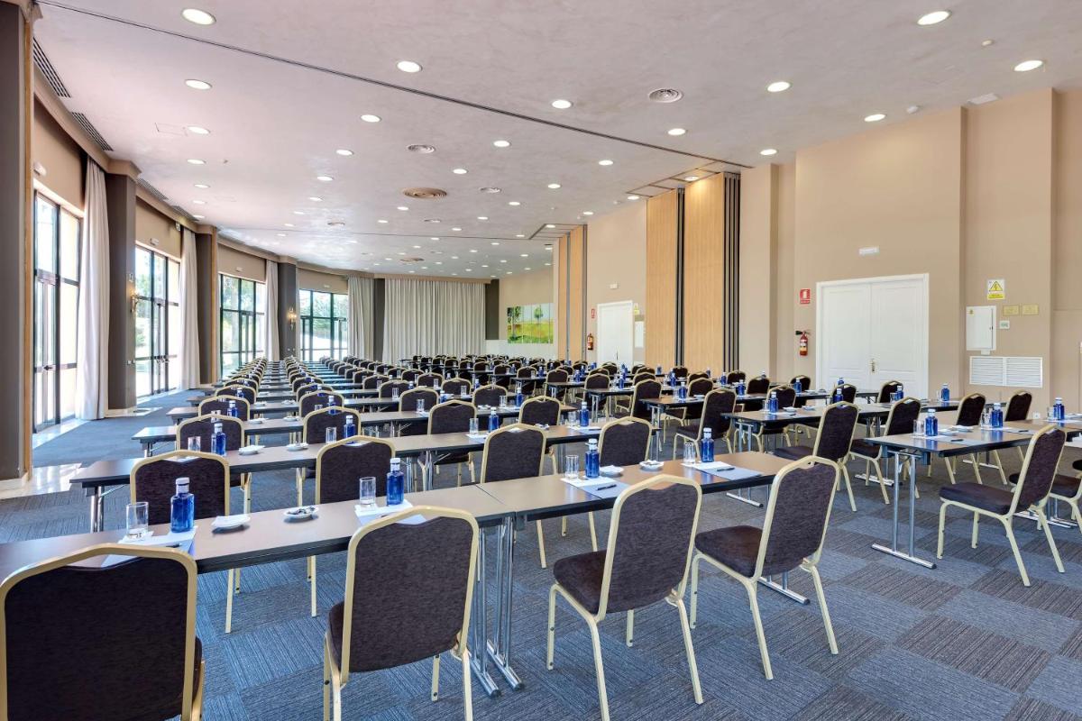 Zona business o sala de conferencias en Barceló Jerez Montecastillo & Convention Center