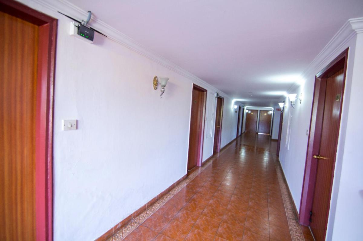 The Olive Holiday Inn - Housity