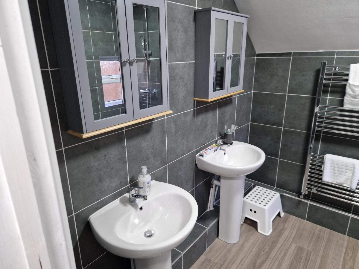 Birtley's Amethyst, 3 bedroom Apt ,sleeps 6 Guest - Housity