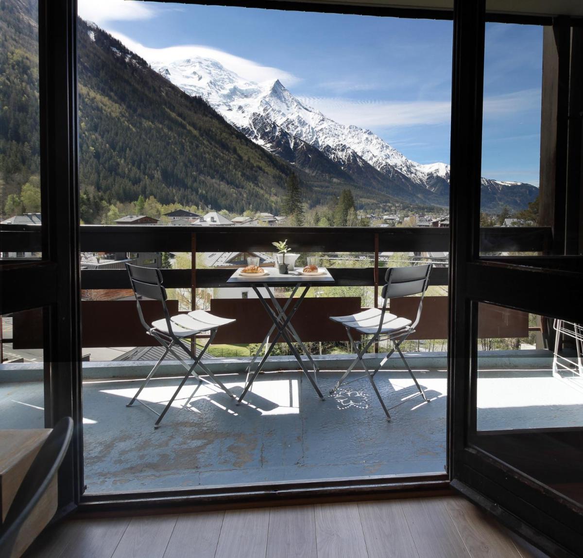 Vue générale sur la montagne ou vue sur la montagne depuis l'appart'hôtel