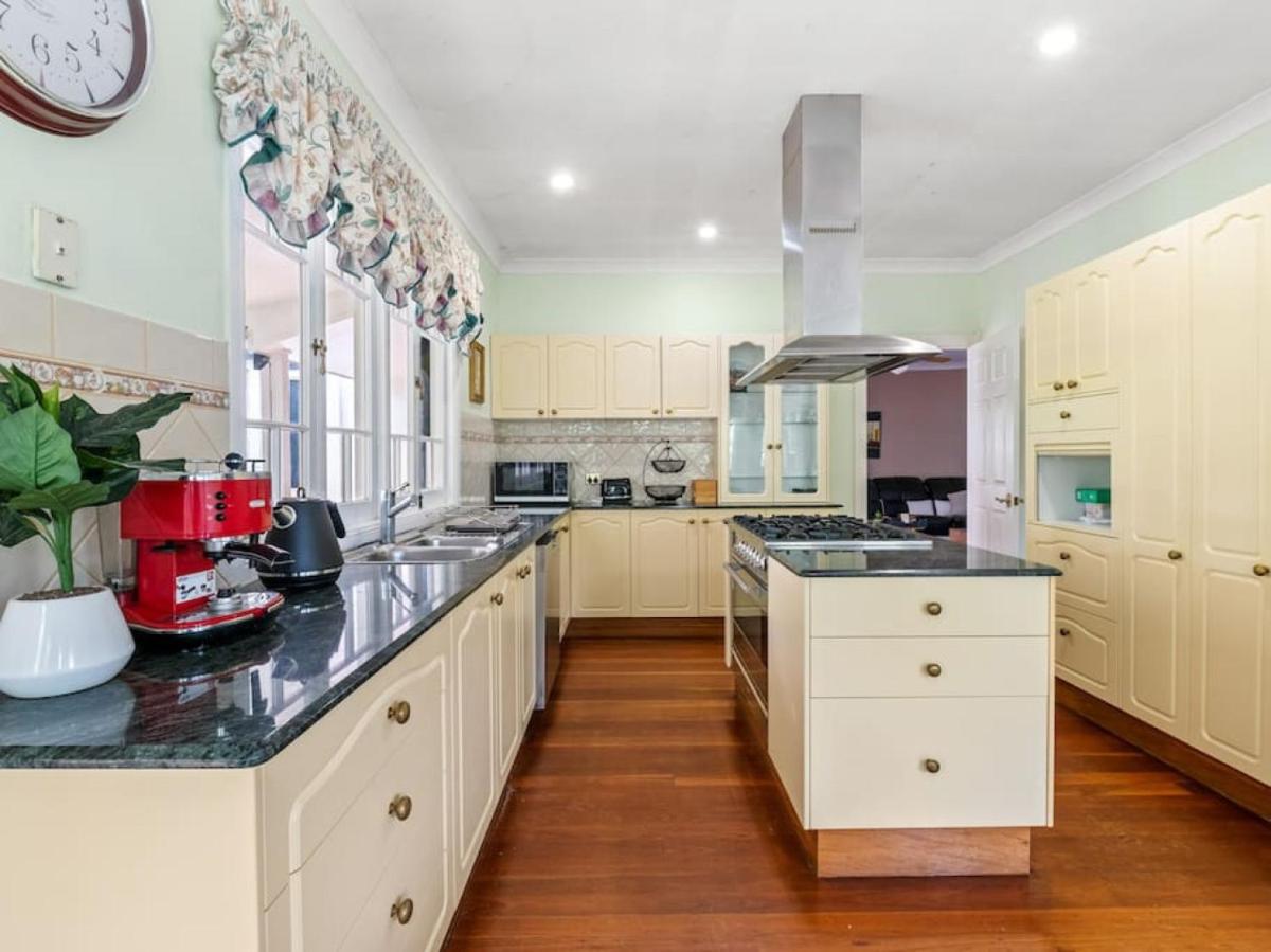 Casa Foresta - Old time charm 4BR Family House - Housity