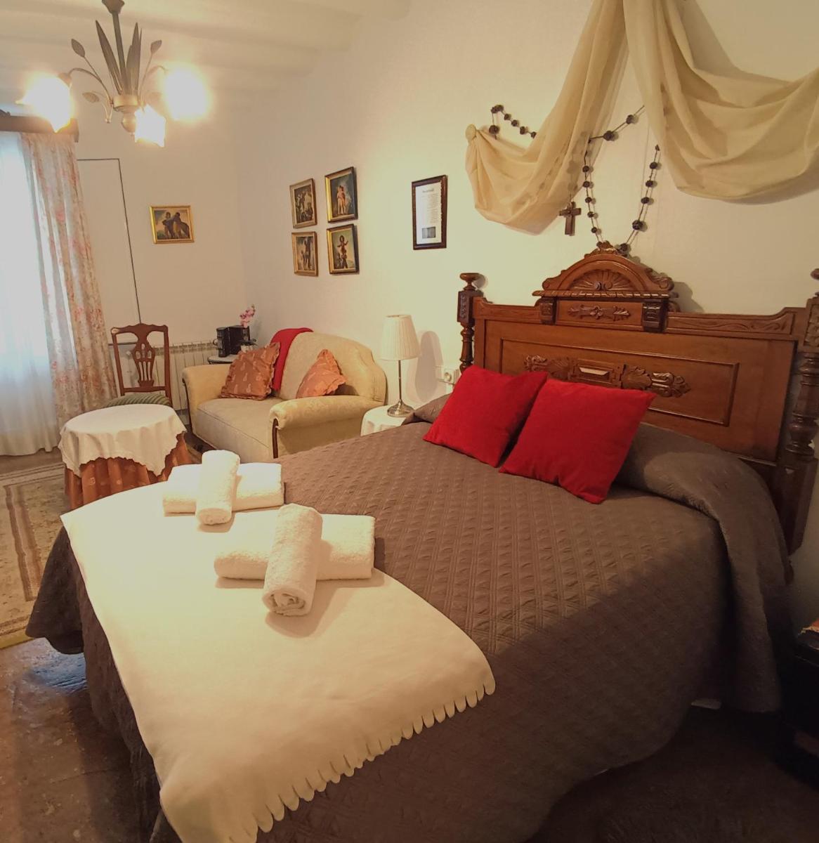 Casa Rural La Casona - Housity