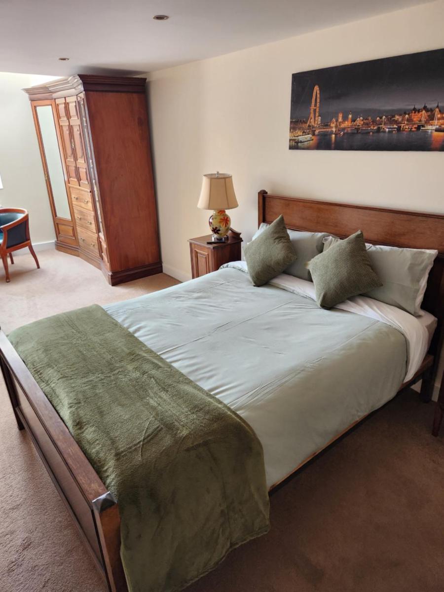 The Garden Bar Rooms - Housity