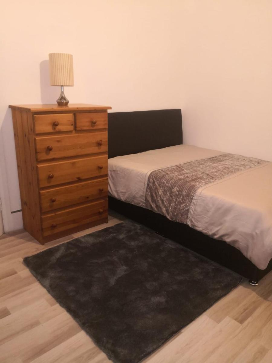 Dave’s Chill Zone - Housity