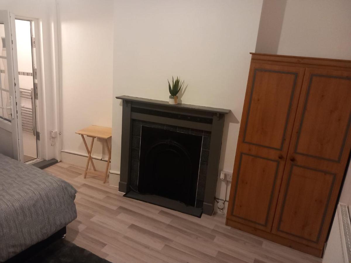 Dave’s Chill Zone - Housity